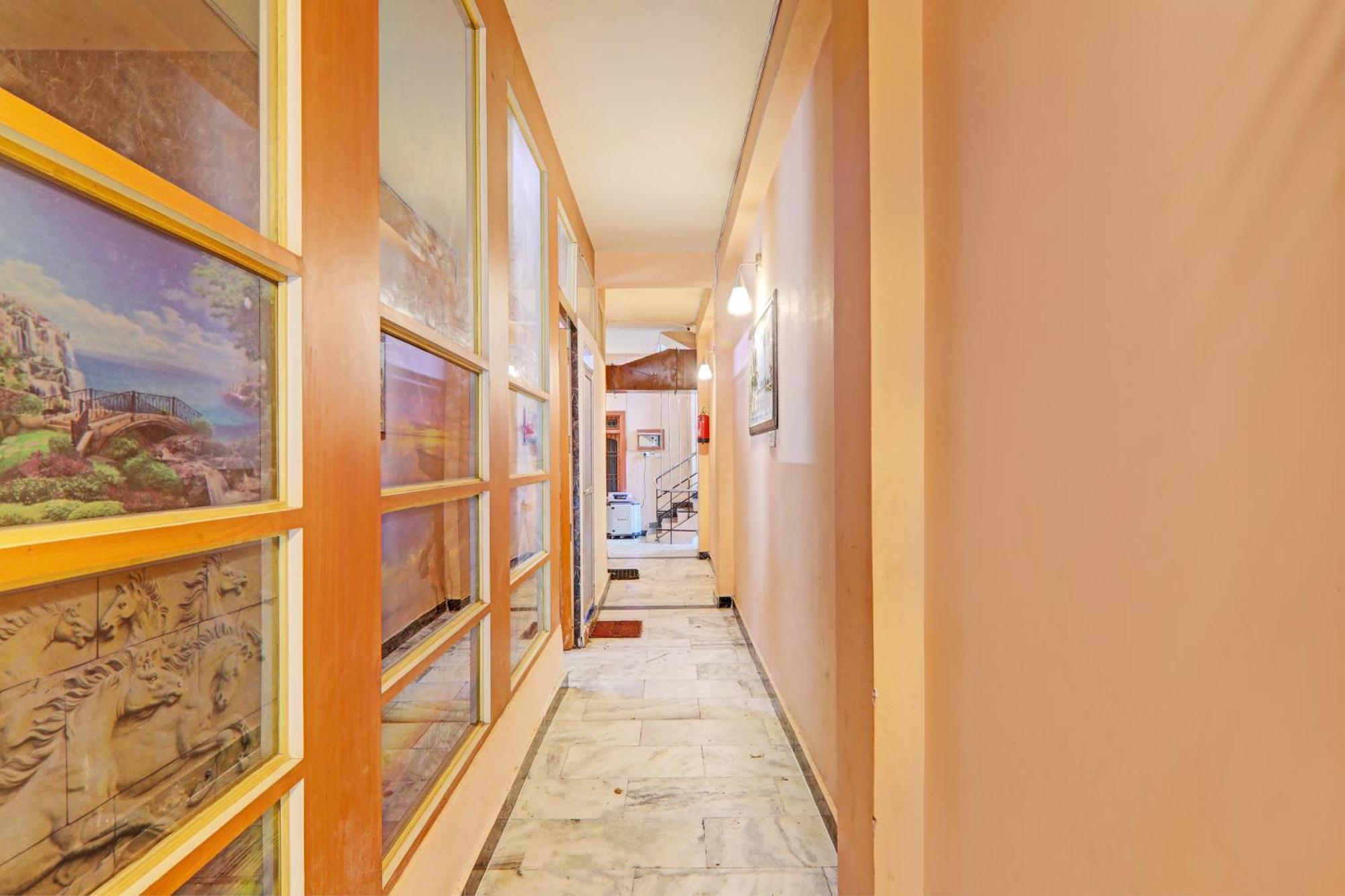 Hotel O Home Singhs Delight Varanasi Exterior foto