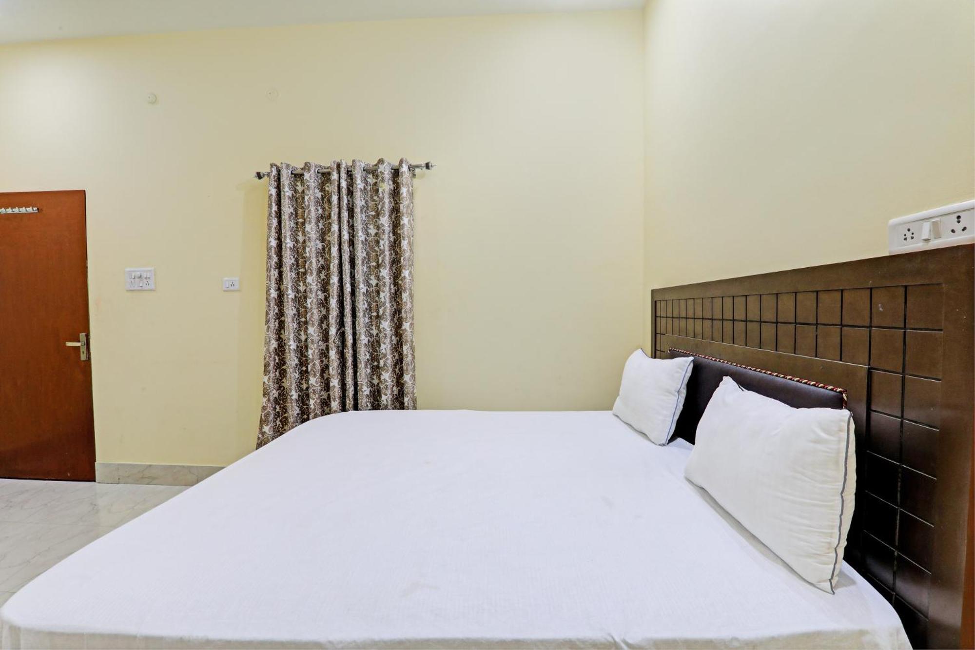 Hotel O Home Singhs Delight Varanasi Exterior foto