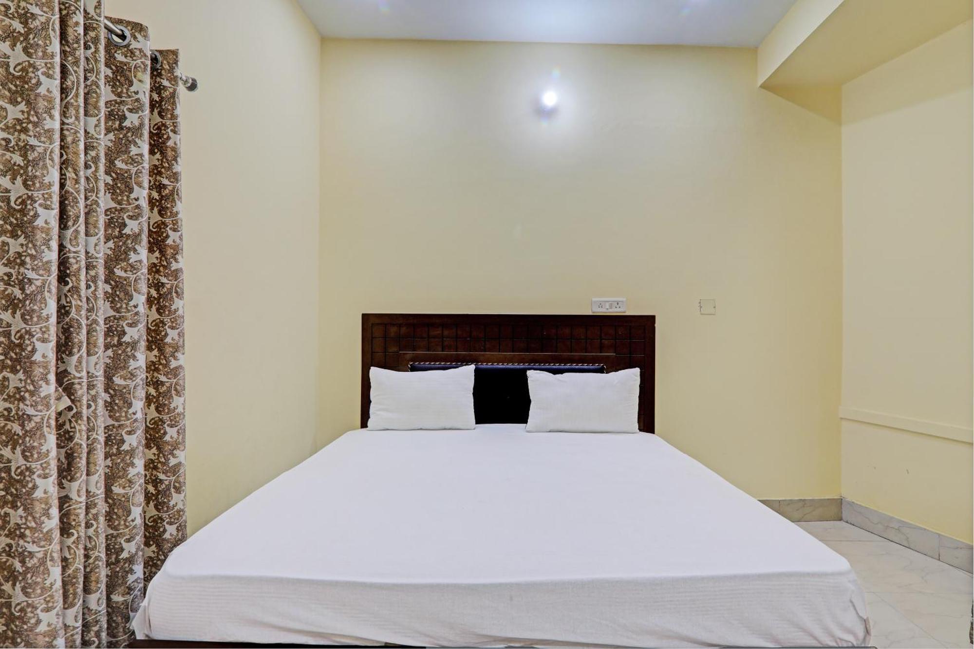 Hotel O Home Singhs Delight Varanasi Exterior foto